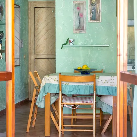 D4 - C2 By Interhome